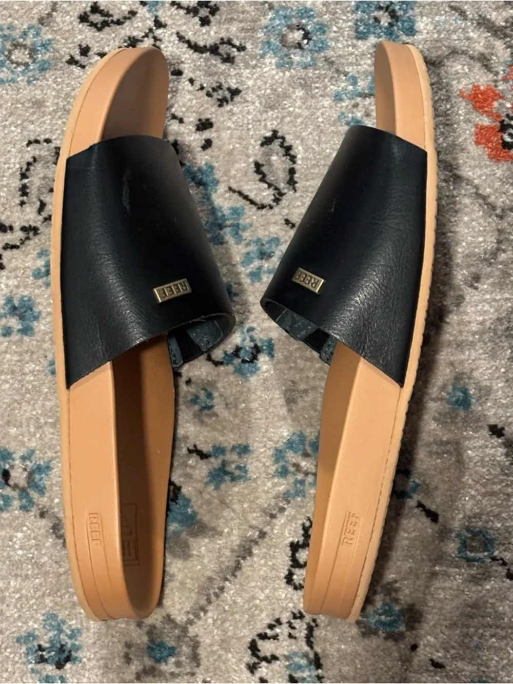 Reef Woman’s Classic Slide Sandals in Black and Tan - Picture 4 of 5